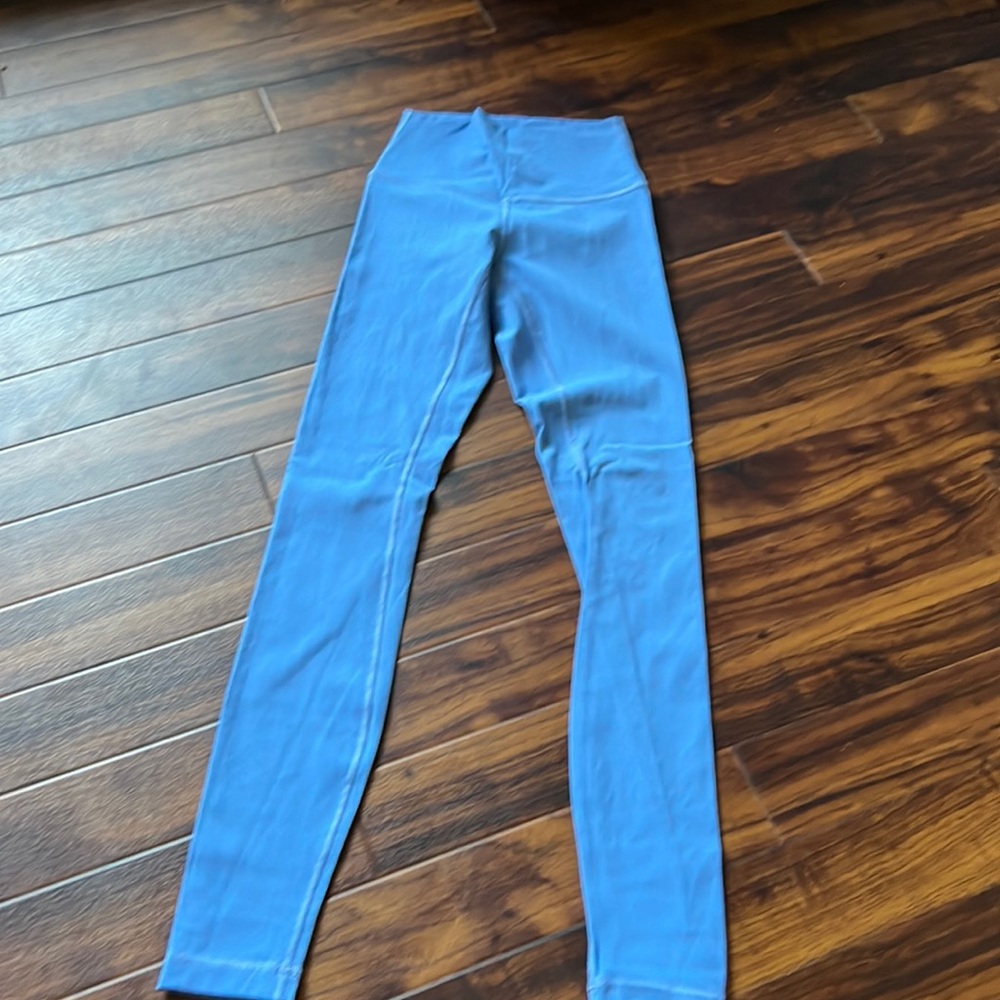 Lululemon leggings blue size 0, perfect condition, 28” inseam
